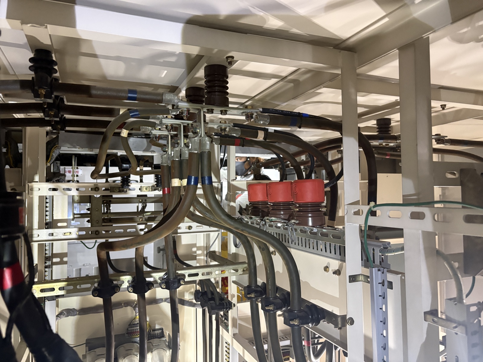 工場キュービクル更新工事の施工写真